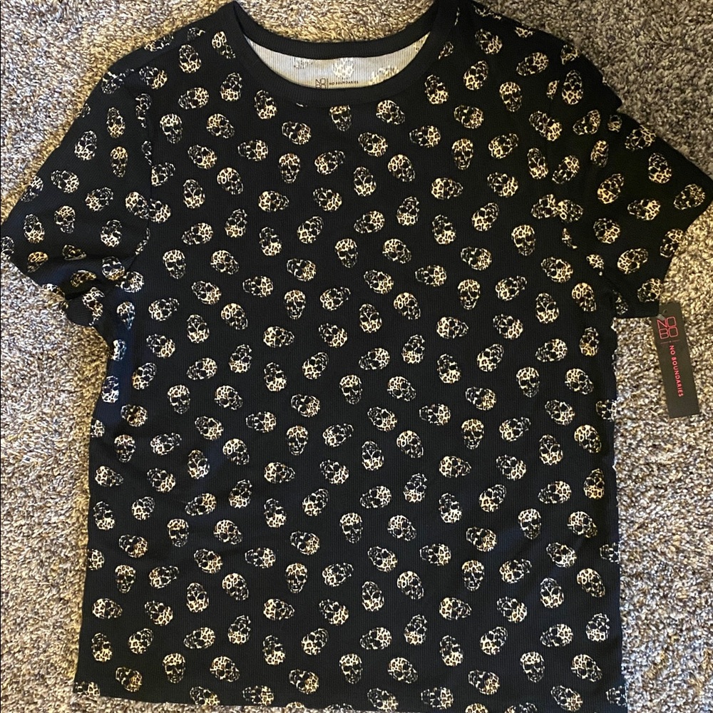 No Boundaries Black Skull Tee